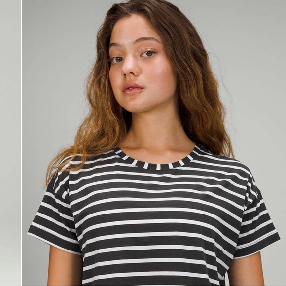 lululemon Cates Tee - Picture 3 of 7